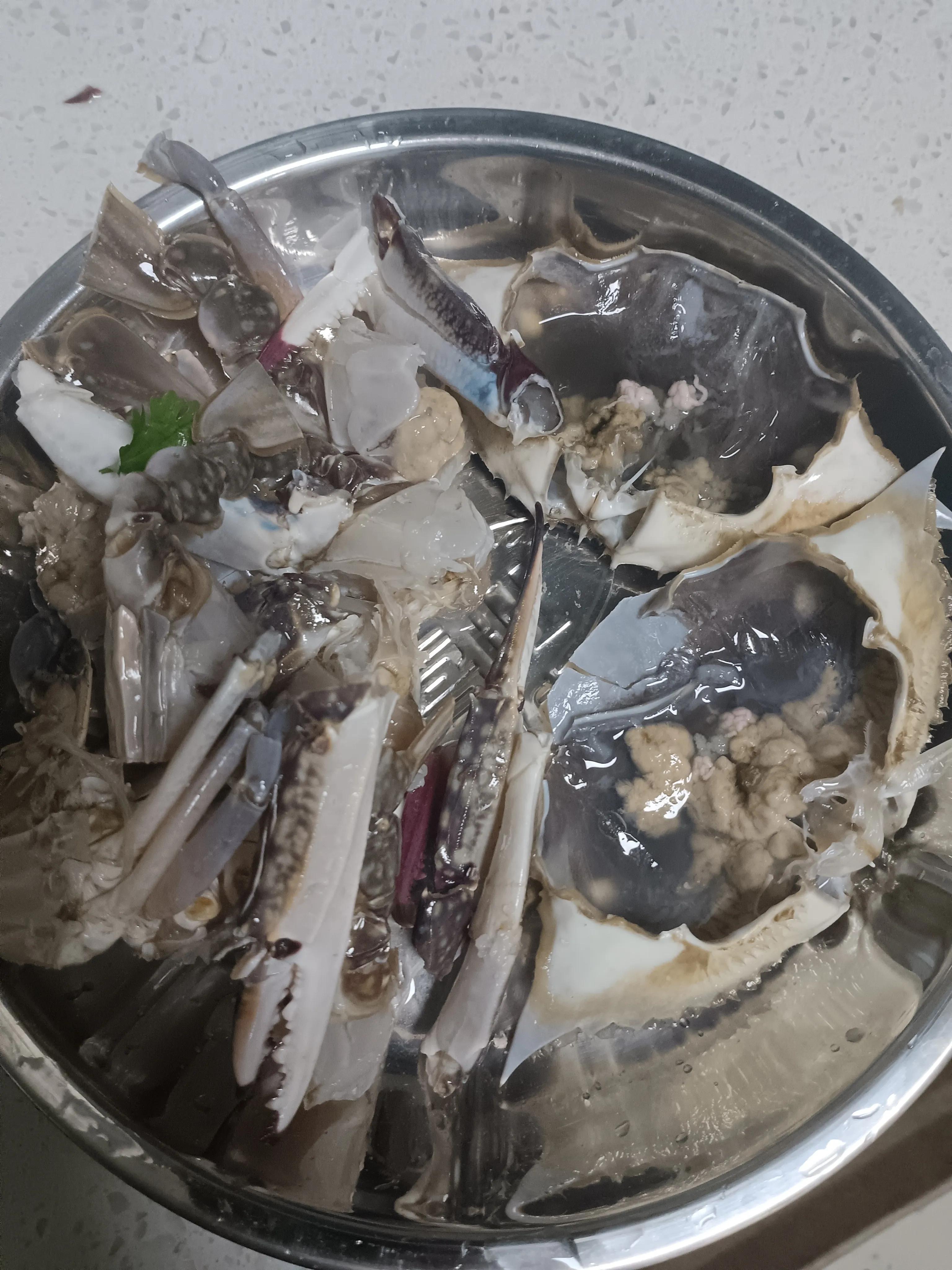 葱姜鲍鱼鸡翅螃蟹煲,葱姜炒螃蟹酒店做法