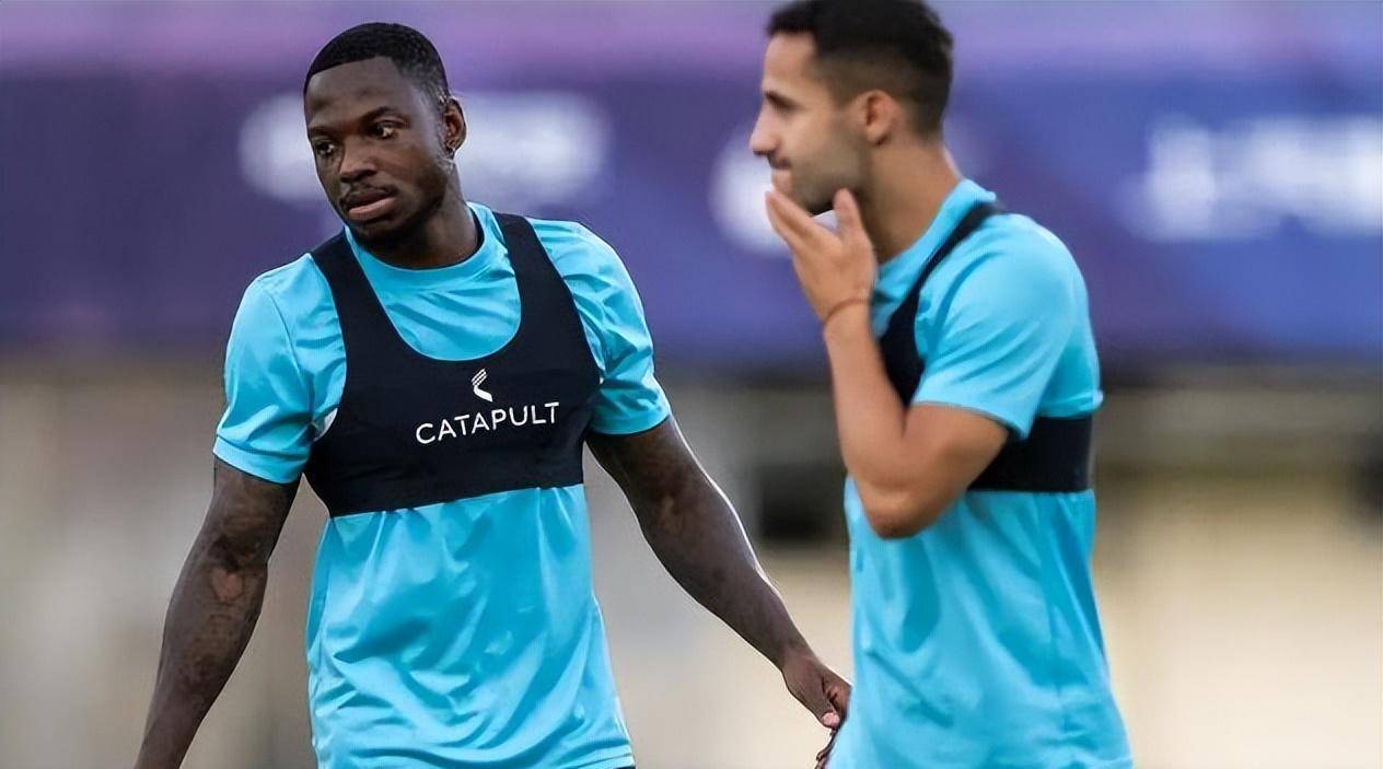 曼佐基红牌,曼佐基犯规