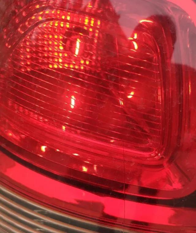 怎样提醒前方车辆刹车灯坏了,车辆刹车灯坏了怎么修