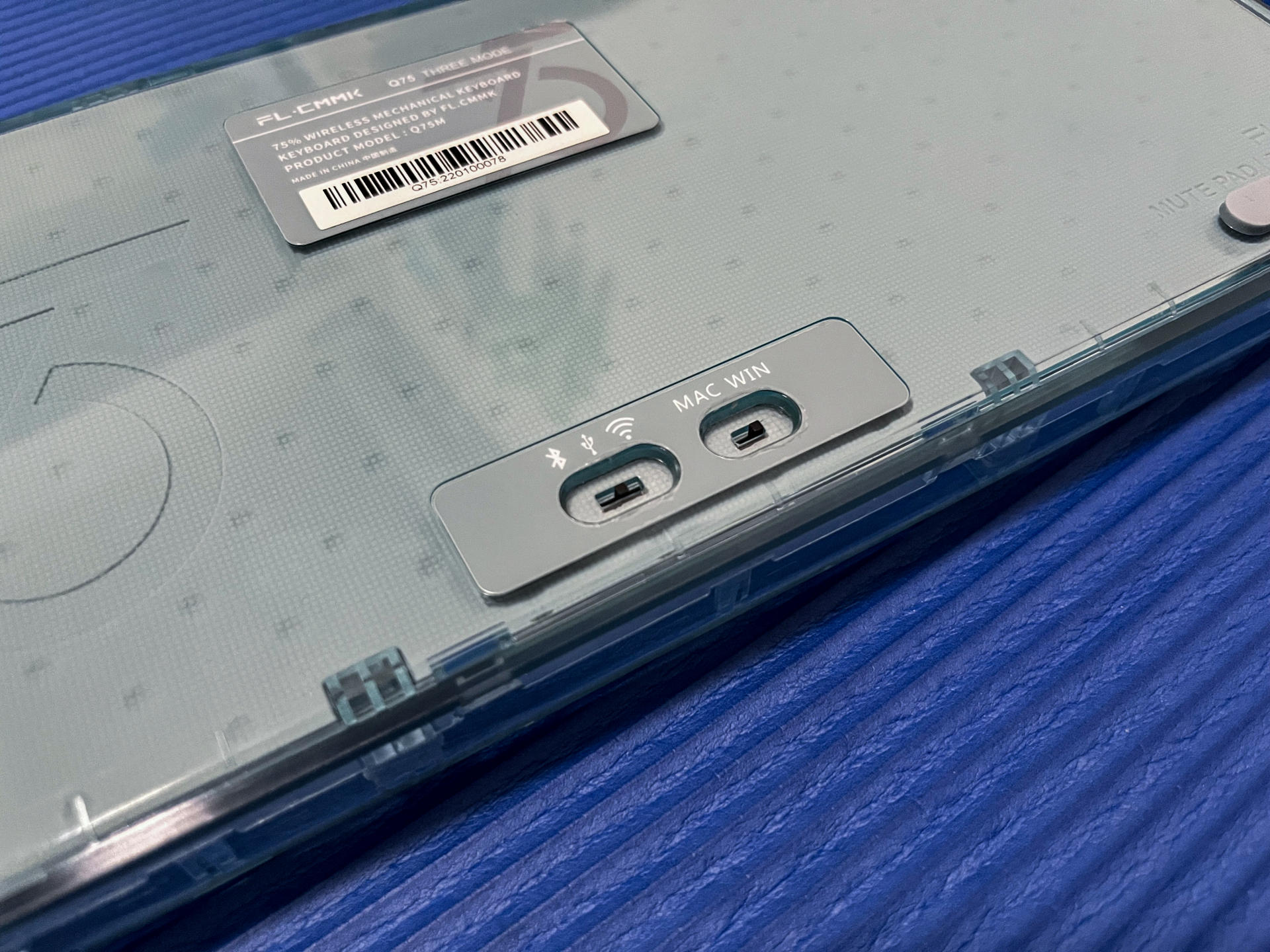 学生党键盘推荐,腹灵q75pro冰峰白开箱