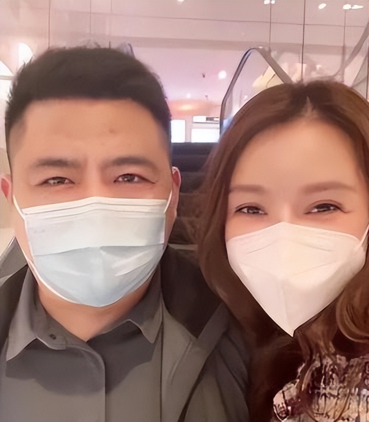 6个孩子每人配一个保姆，这位宝妈好奢侈，嫁亿万富豪住千平豪宅