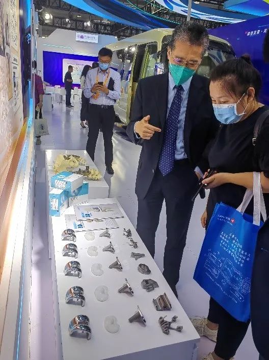 合作签约、成果展示、圆桌论坛……服贸会上的北医三院