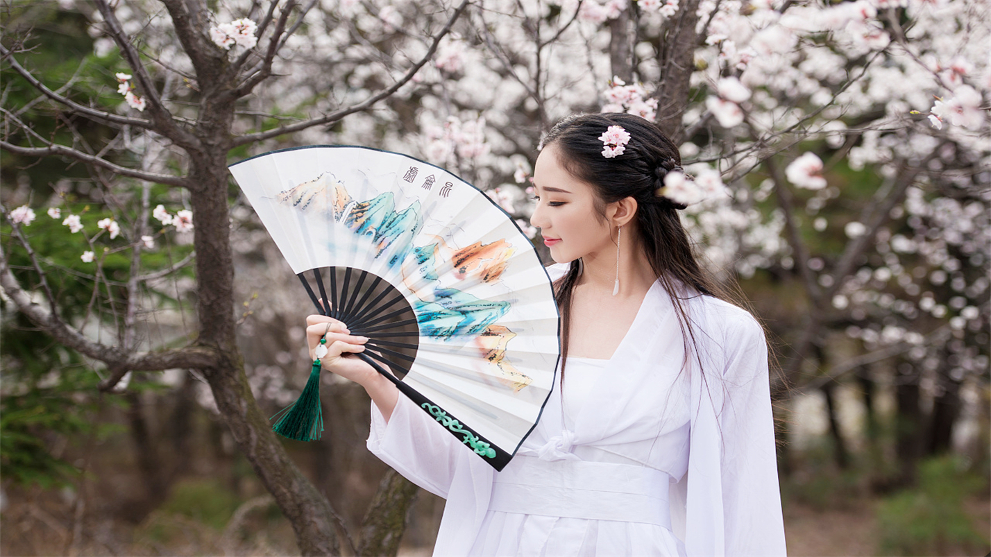 春情春思春景赏，春思春念春日长