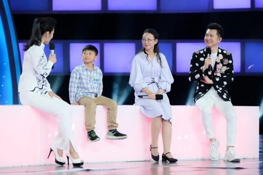 5岁男孩照顾瘫痪爸爸如今怎样了,爸爸3年前成植物人