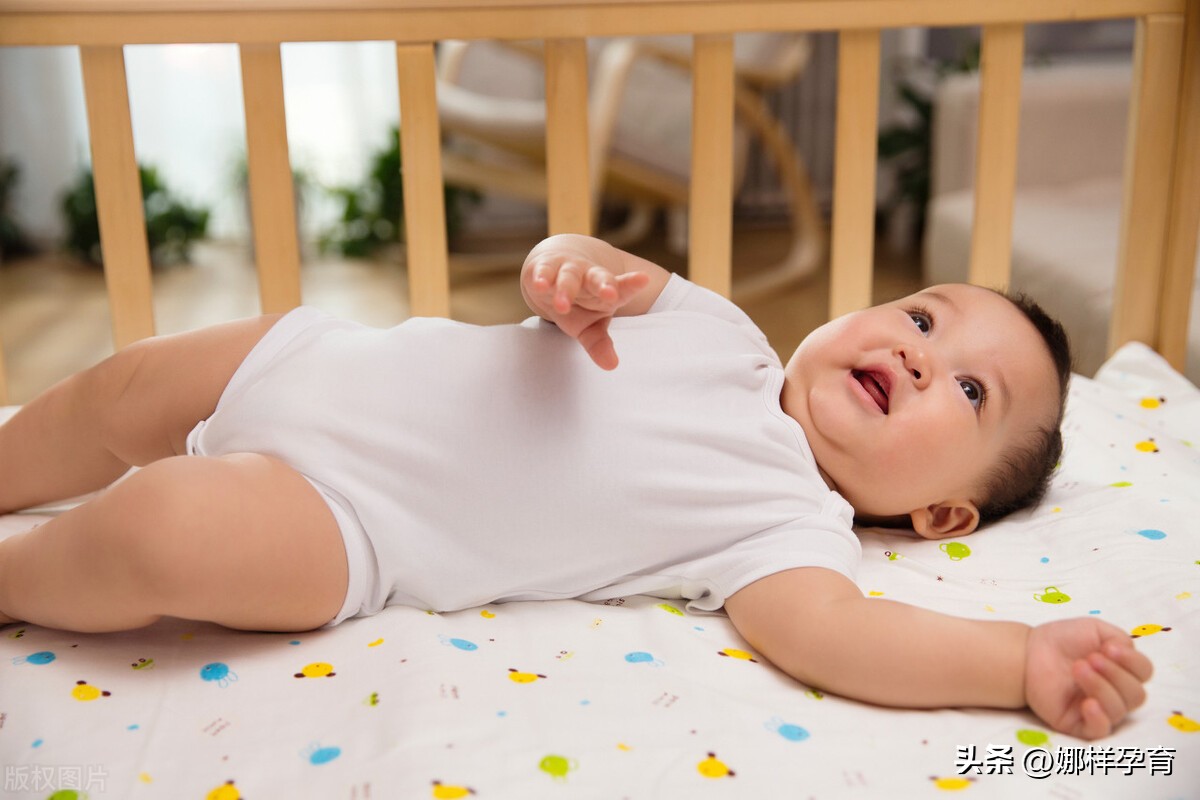 7个月的宝宝手心发红还有点烫,4个月宝宝手心发热红是怎么了