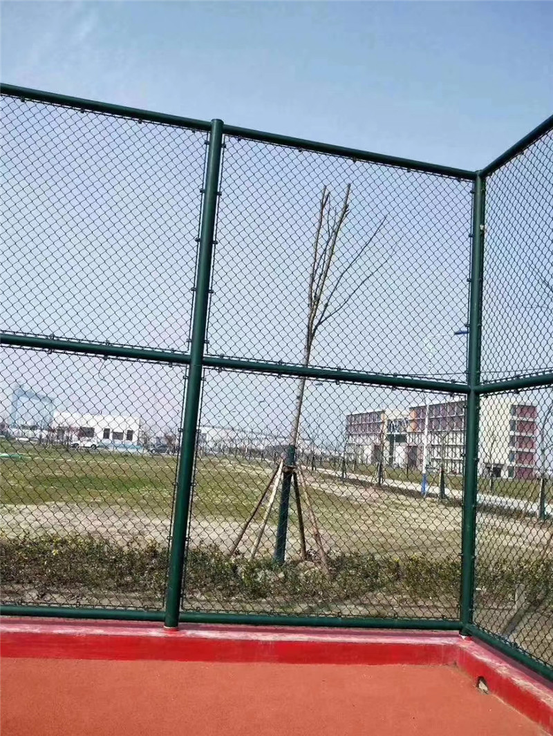 球场围栏都有哪些材质,正规美观的球场围栏