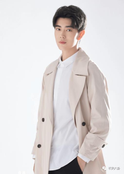 秦牛正威订婚哪个明星参加了婚礼,秦牛正威订婚视频高清