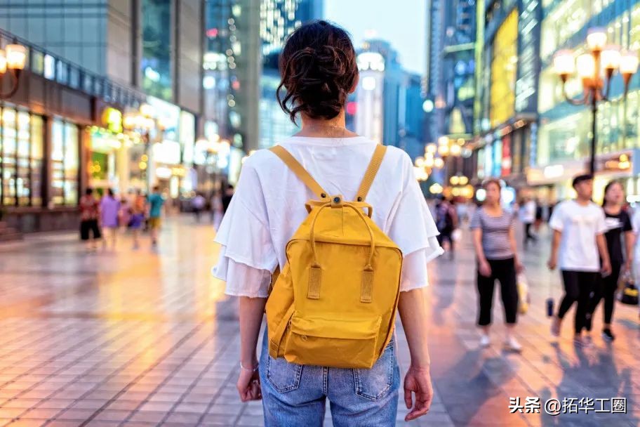 经销商和终端客户的中间人叫什么,经销商和渠道客户