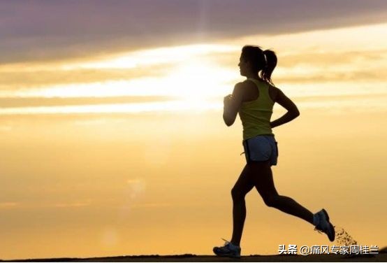 发现尿酸升高吃什么菜,发现尿酸偏高多久复查