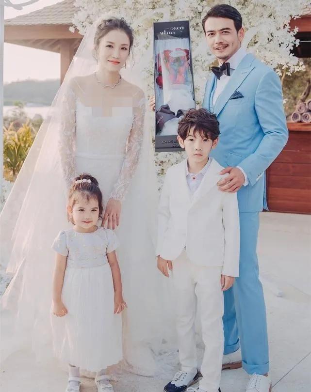 杨烁王黎雯深情相拥,杨烁王黎雯恋爱史