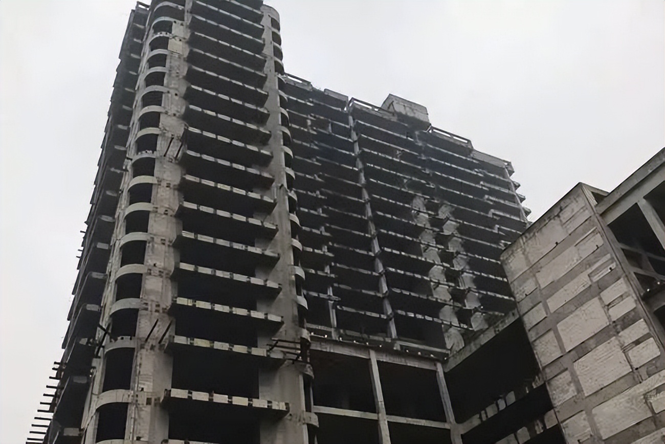 白依依：坚决不能取消预售制？砖家又在放屁