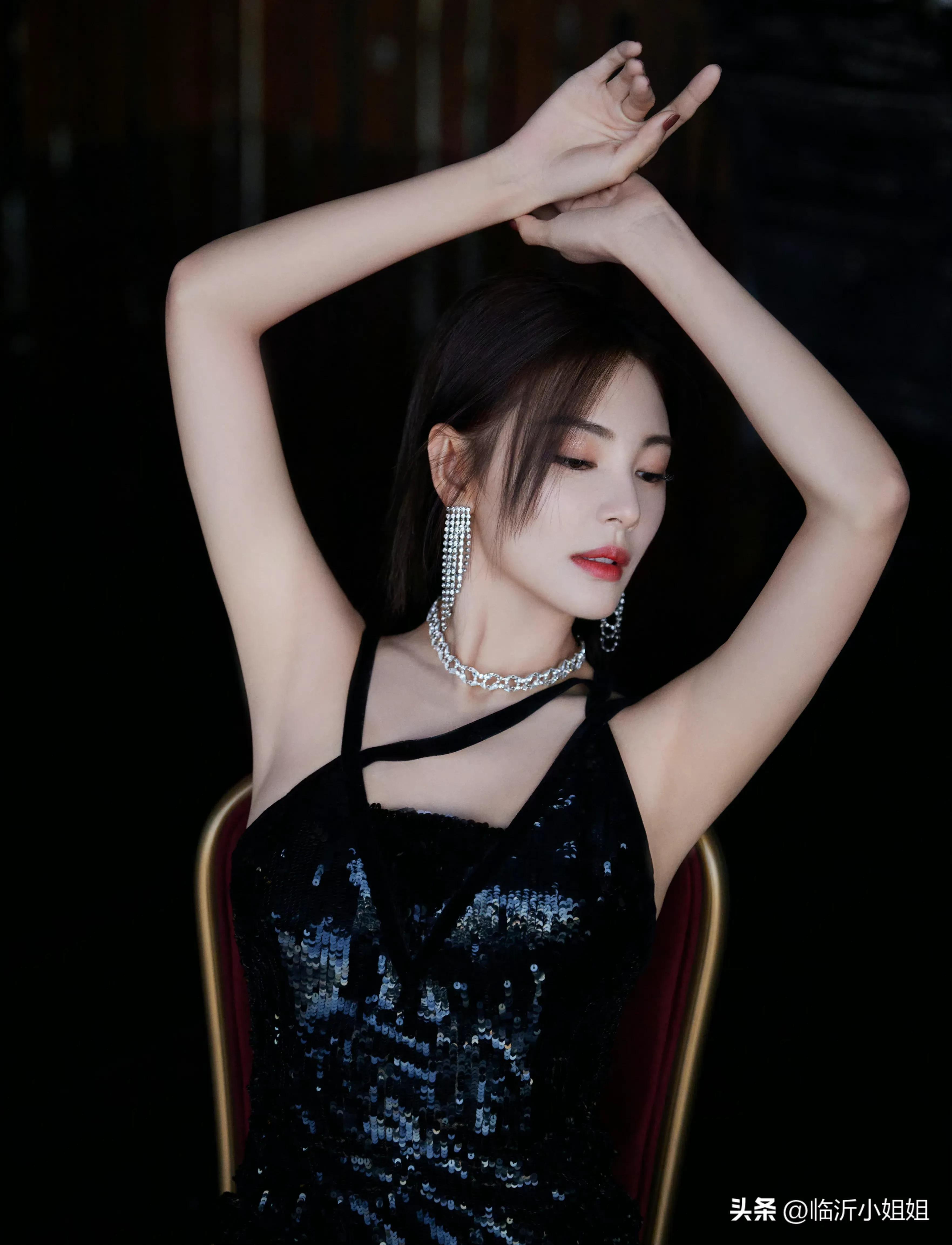 张雨绮火爆女神美到让人窒息,惊艳写真照片张雨绮