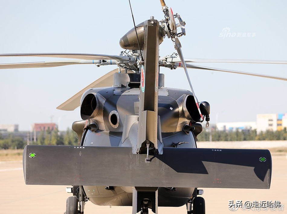 国产ac313a商用直升机多少座位,中国ac313与直八宽体直升机区别