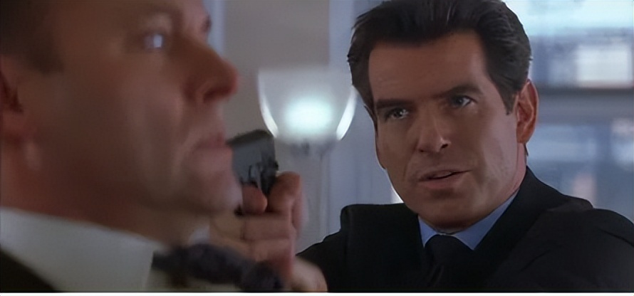 007之黑日危机原版,007电影的背景音乐