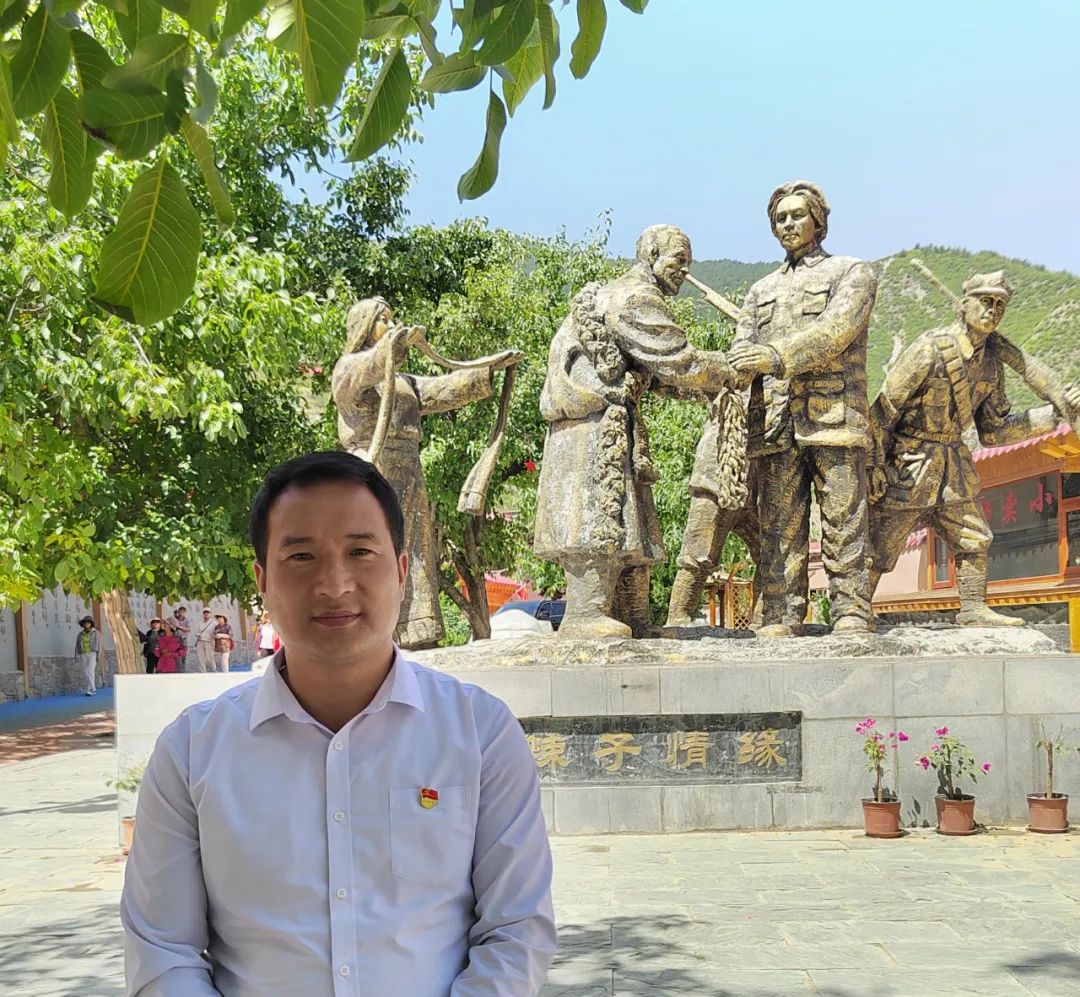 【甘南州直机关“庆七一、迎州庆”】州委办公室深入开展“守初心、强*党**性、勇担当、创一流”主题*党**日活动