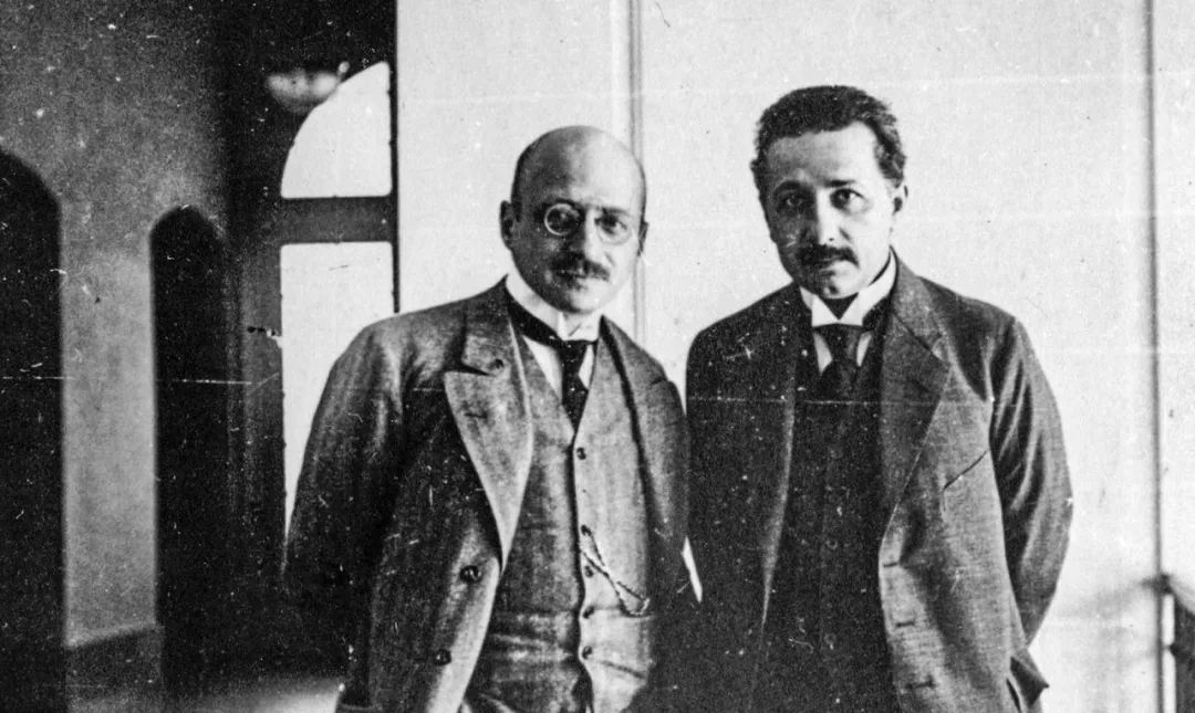 爱因斯坦为什么转美国国籍,爱因斯坦为什么转入美国国籍