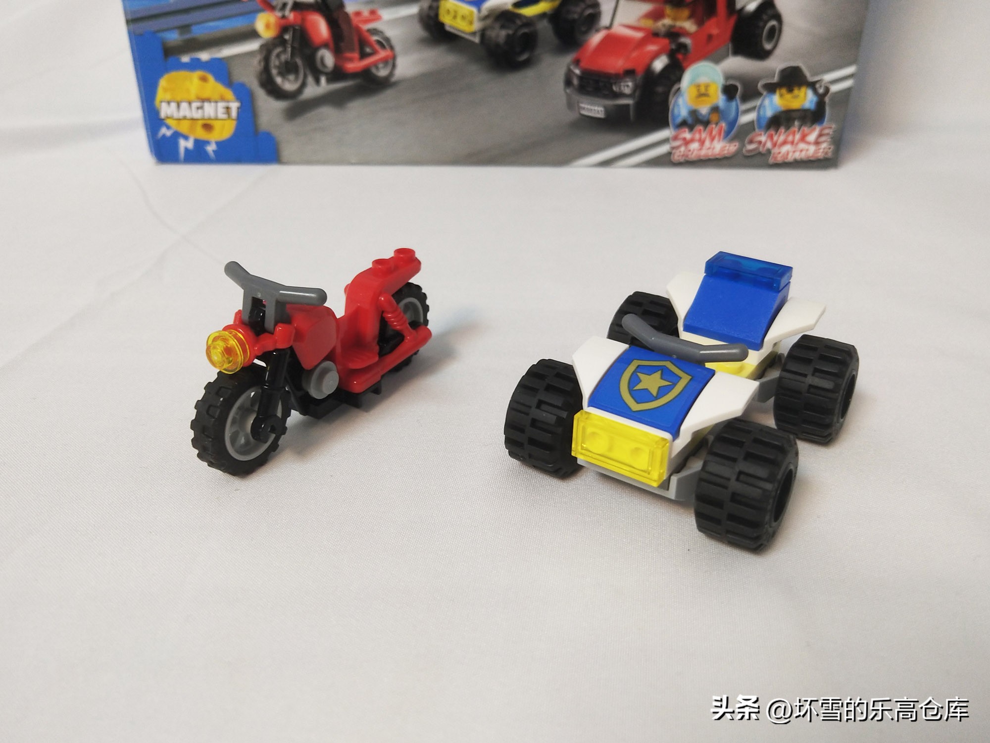 带磁铁的乐高,乐高60243警用直升机拼装视频