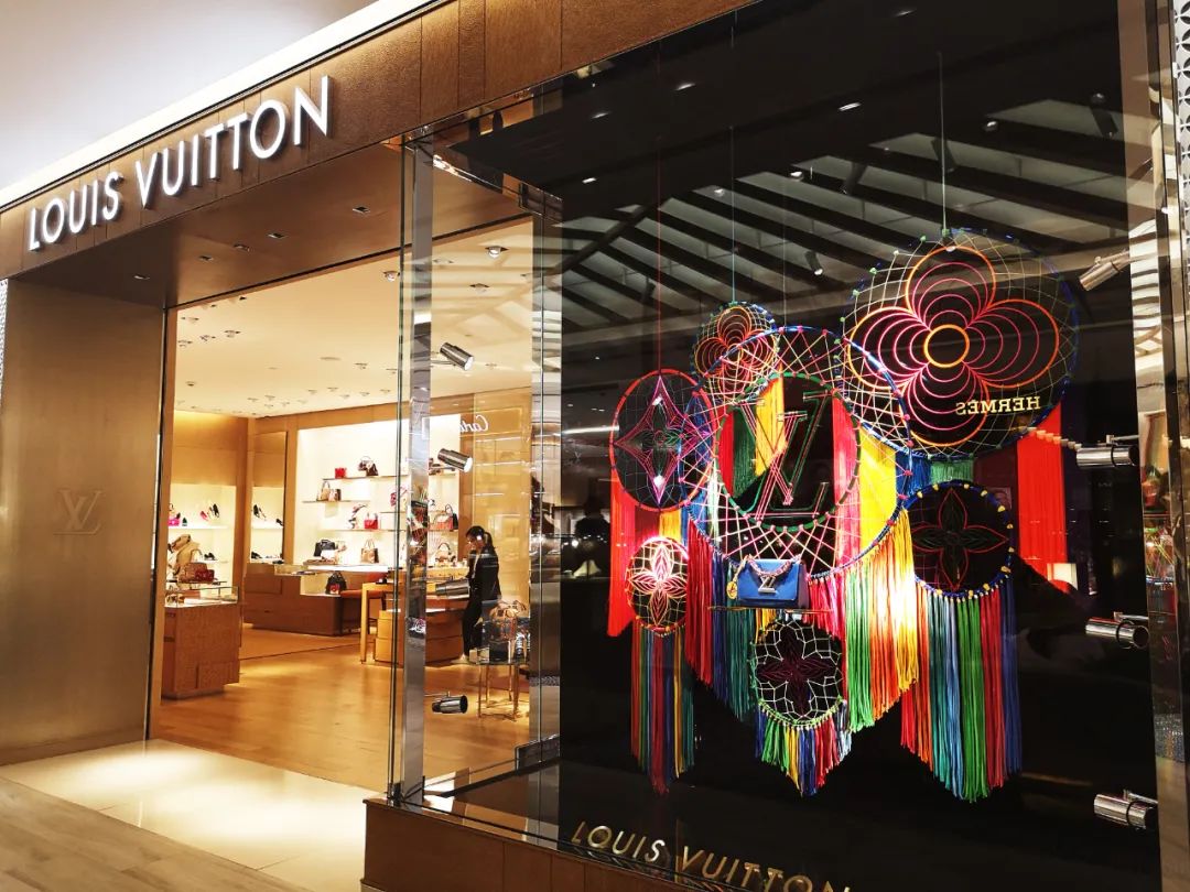 为什么lv和爱马仕这么火,lv为什么比爱马仕卖货多