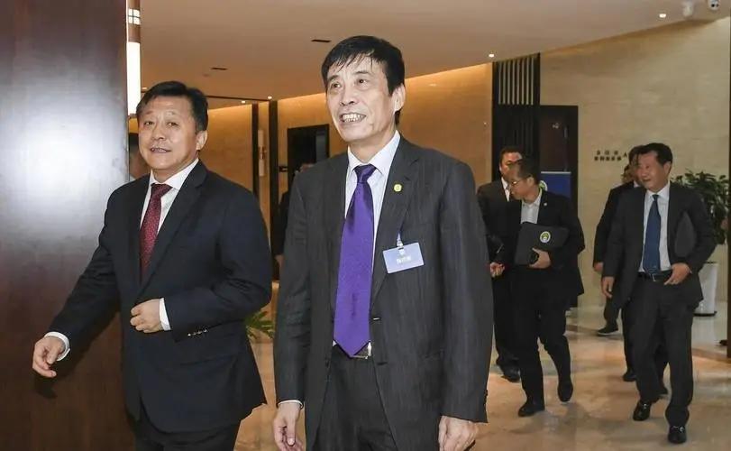 乱成一锅粥！足协高层内讧，曝陈戌源请“黑枪”甩锅杜兆才