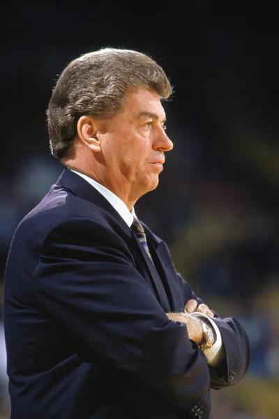 致敬传奇——盘点NBA各队退役球衣（活塞队上）