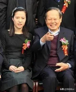 12对著名的“老夫少妻”演绎绝世童话！你相信爱情吗？