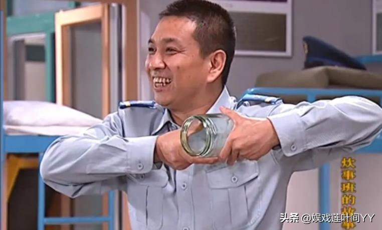 杜德伟长得不帅但是很有魅力,杜德伟年轻时候长头发