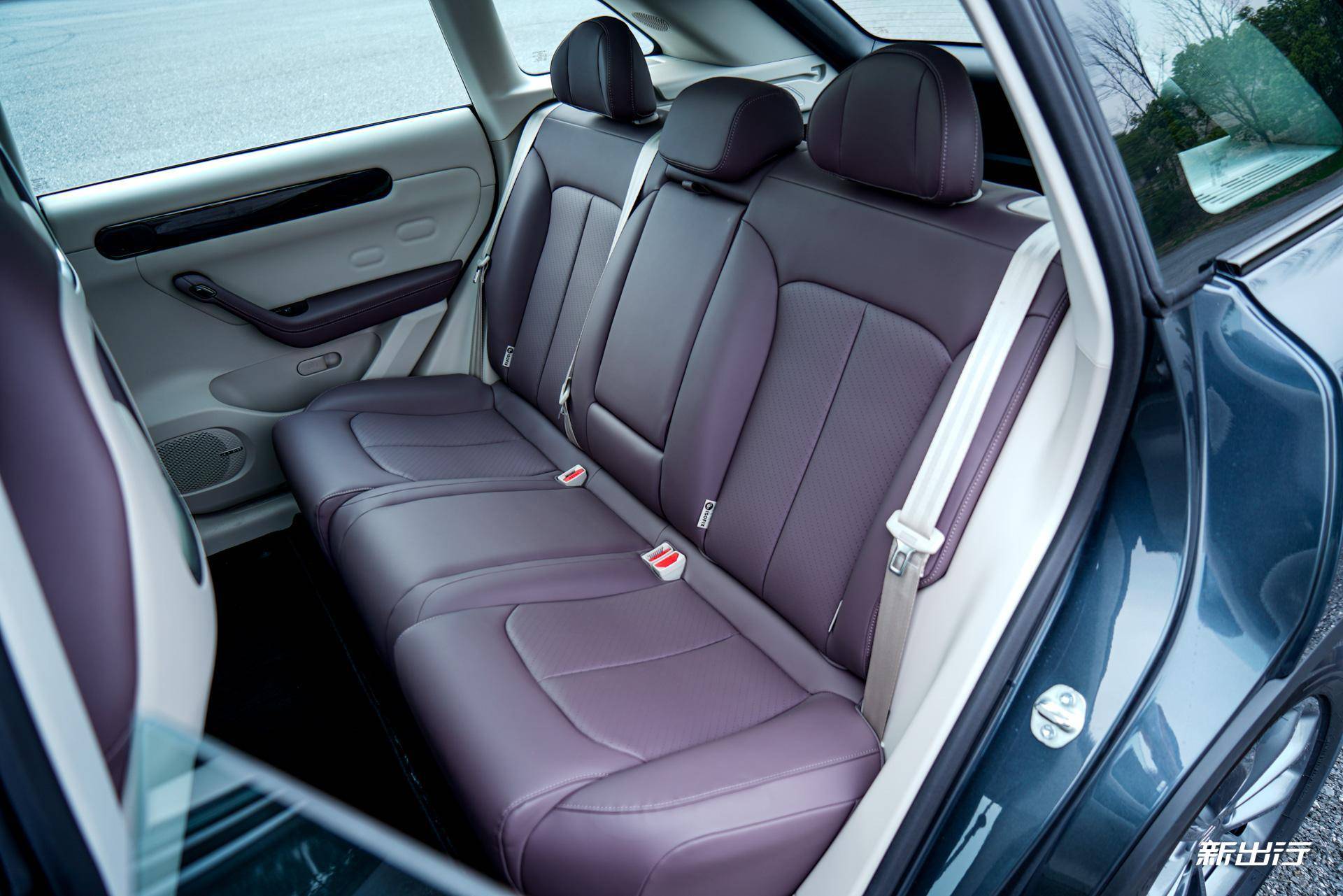 15万的中型SUV体验如何？静态实拍零跑23款C11