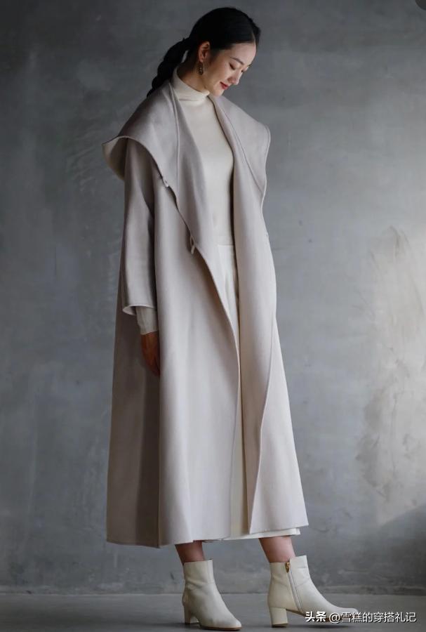 年轻人穿什么灰色好看,米灰色适合什么肤色的人穿
