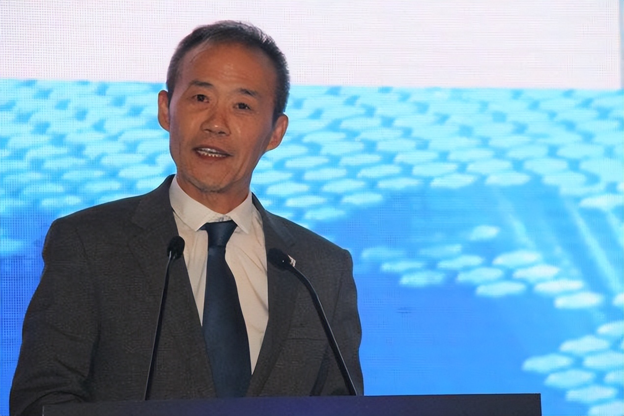 靠10万元发家的江苏首富,1000元起家的四川首富