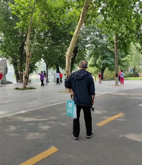 【普法：夫妻共同财产】雇主和保姆日久生情，有义务为继子买房吗