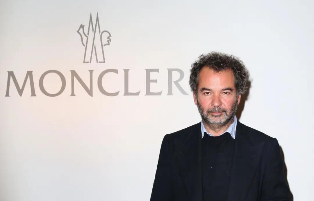 上万元加拿大鹅羽绒服网店仅售50,moncler经典款羽绒服