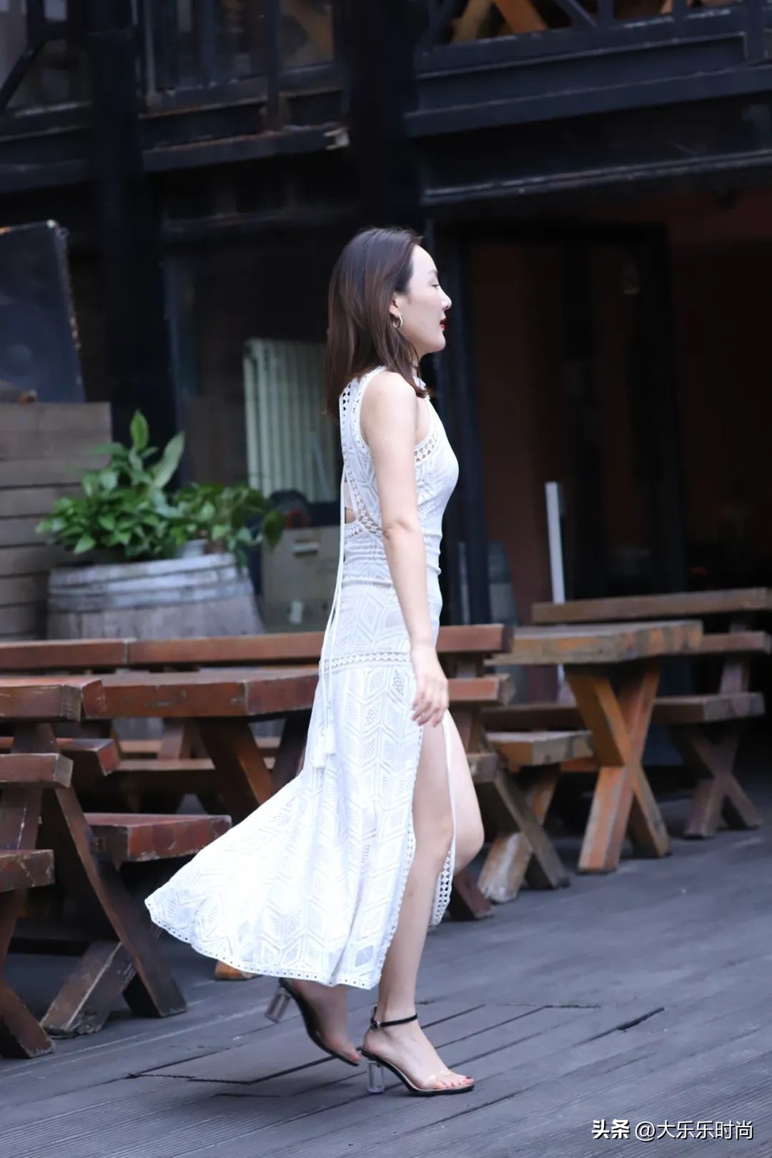 时尚街拍穿搭三里屯街拍,街拍时尚打扮的美女视频