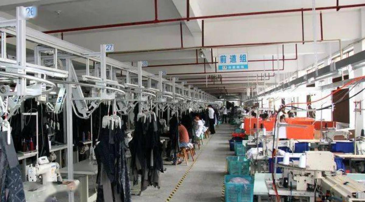 深圳工厂实录：喝酒、撩妹、玩游戏，低学历工人逃不掉的命运