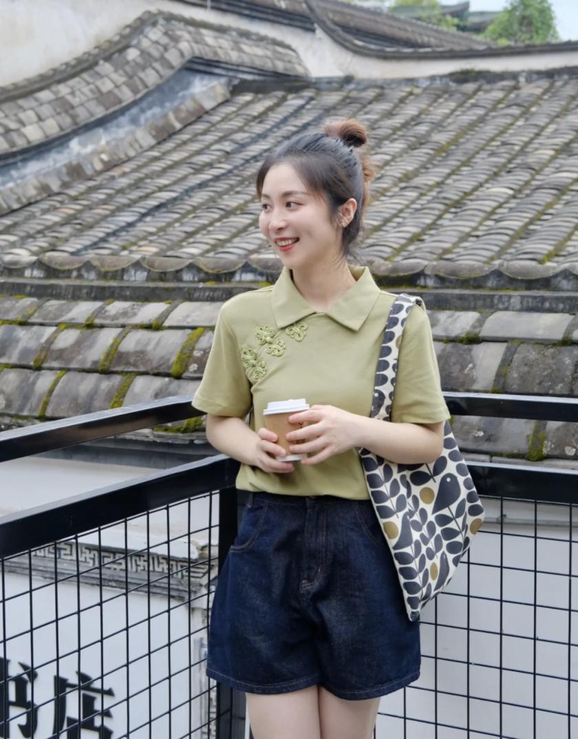 欧阳娜娜、杨超越争着蹭热度的新顶流，原来长这样