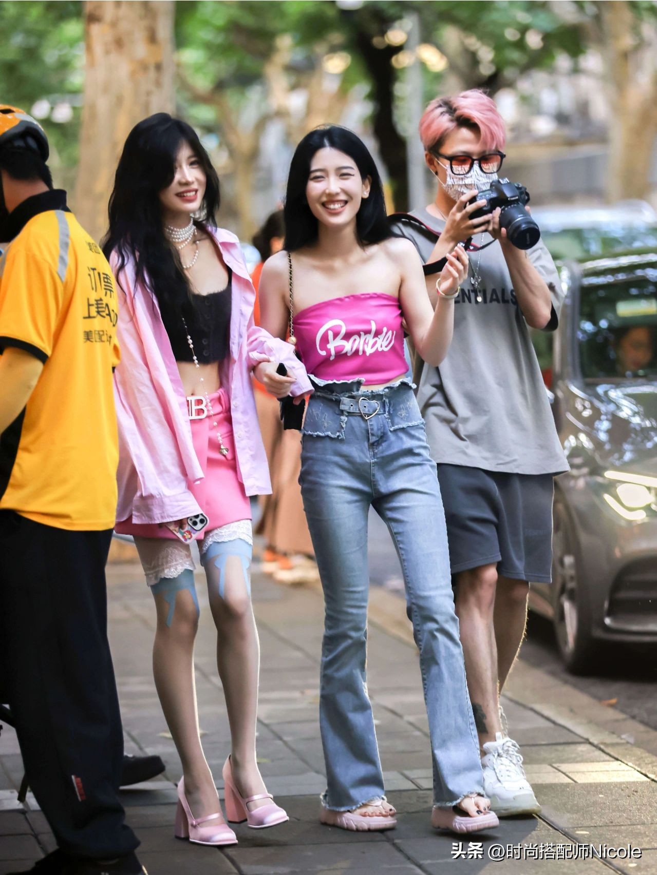 粉色系穿搭秋冬高级感,初秋粉色系穿搭温柔减龄明媚活泼