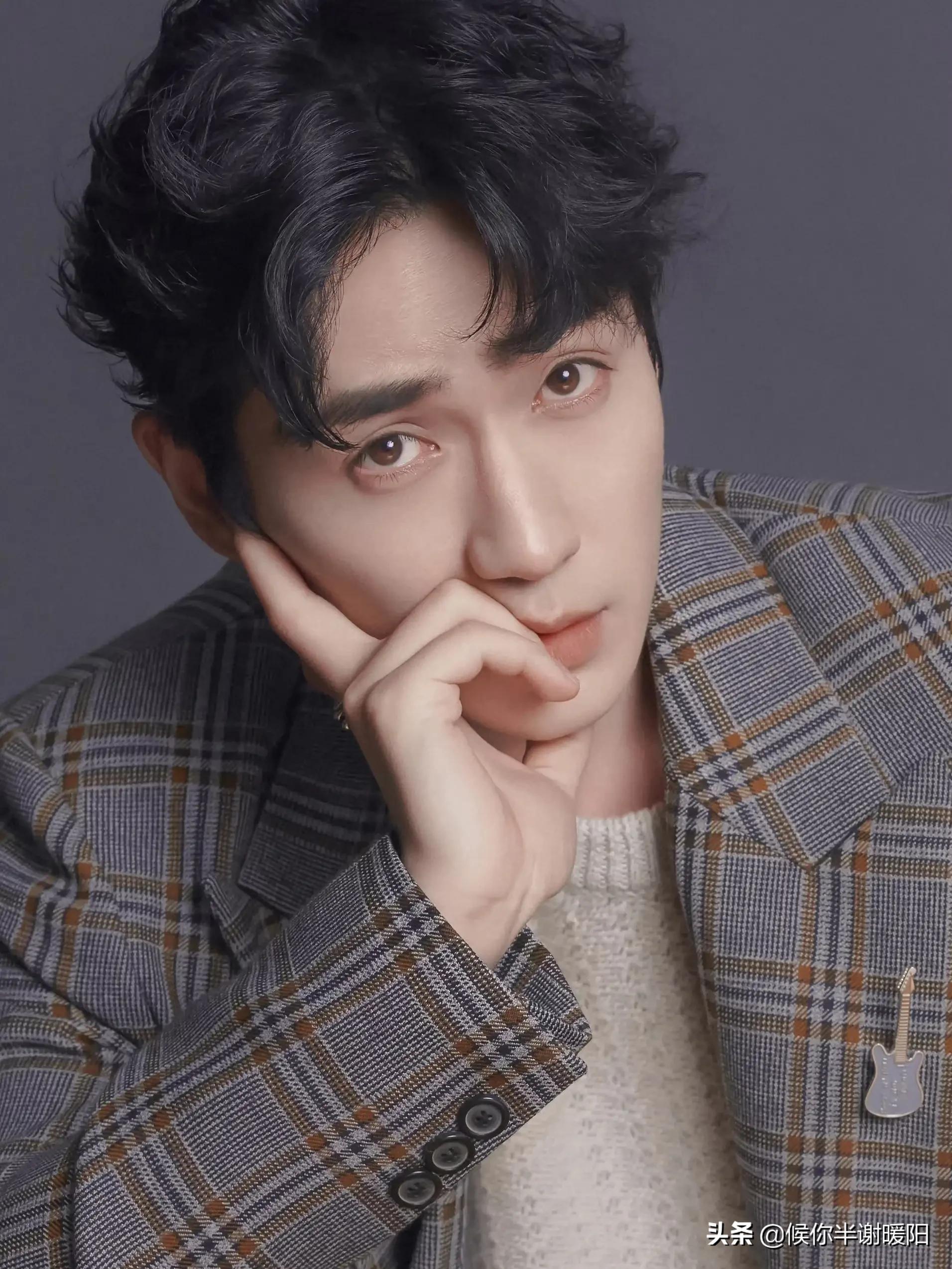 白敬亭王一博冬季穿搭,复古穿搭男士白敬亭