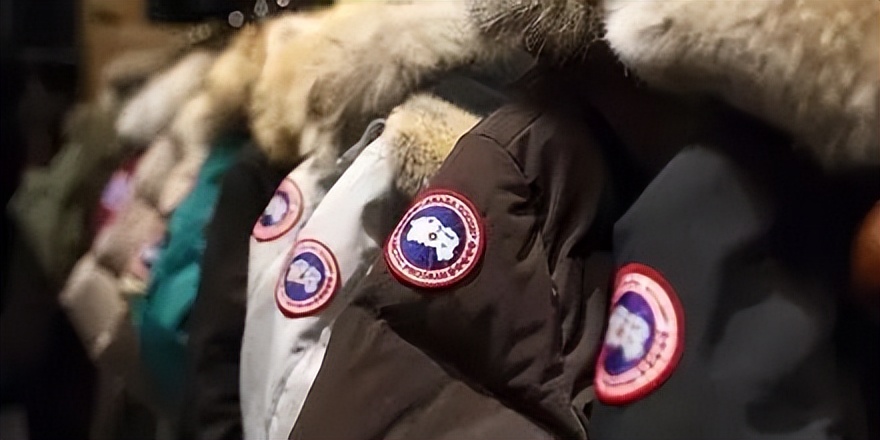 canadagoose黑标羽绒服搭配,canadagoose羽绒服正版细节图