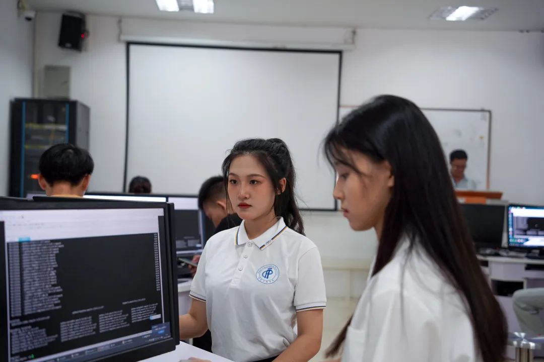 师姐带你飞！解锁这个国家级课程加持的学院有多牛！