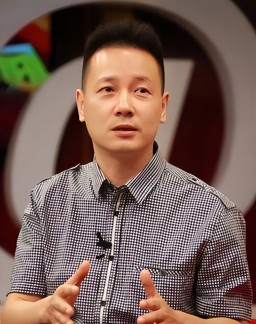 著名舞蹈演员汤加丽，为艺术献身拍大尺度照片，导演丈夫果断离婚