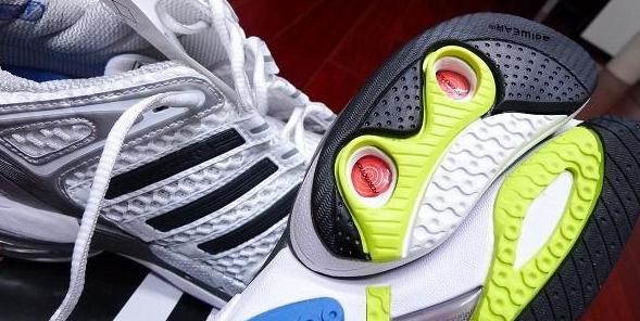 阿里纳斯篮球鞋回归,阿里纳斯篮球鞋纯黑