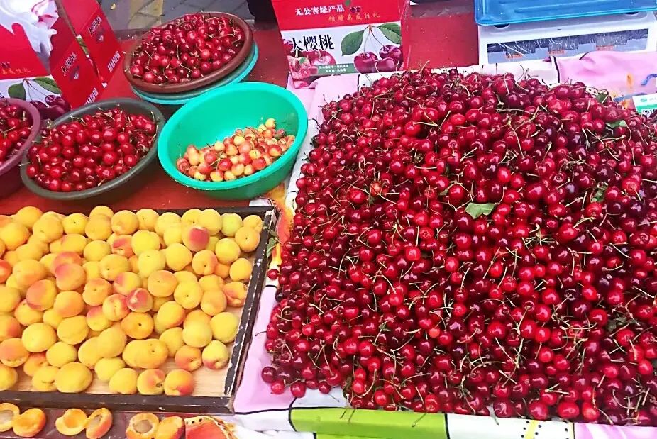 卖水果小贩能挣多少钱,北京一个水果摊一年能挣多少钱
