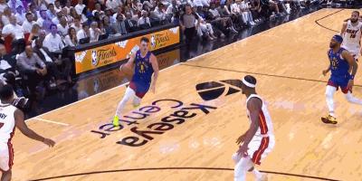 巴特勒17分强势逆转,巴特勒17中6击败勇士