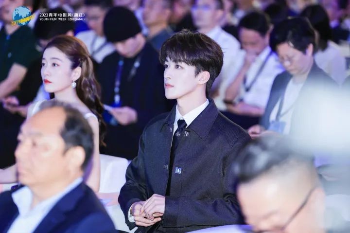 佟丽娅张光北吴谨言…百位电影人齐聚青年电影周，你被刷屏了吗