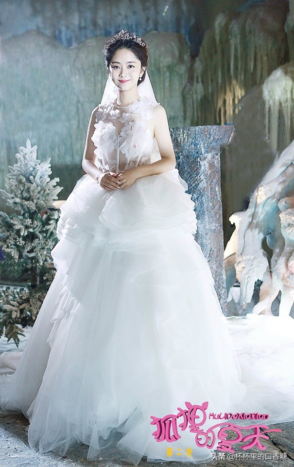 杨紫白鹿礼服图片,杨紫关晓彤刘亦菲程潇白鹿祝绪丹