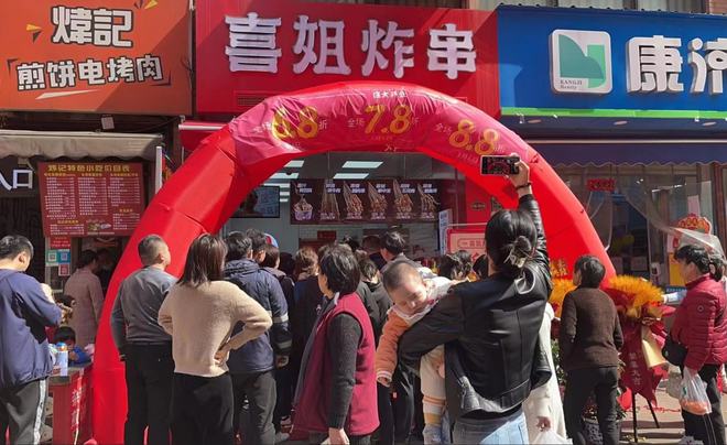 靠10平米店铺月赚8万,在小镇上开一家蜜雪冰城年利润