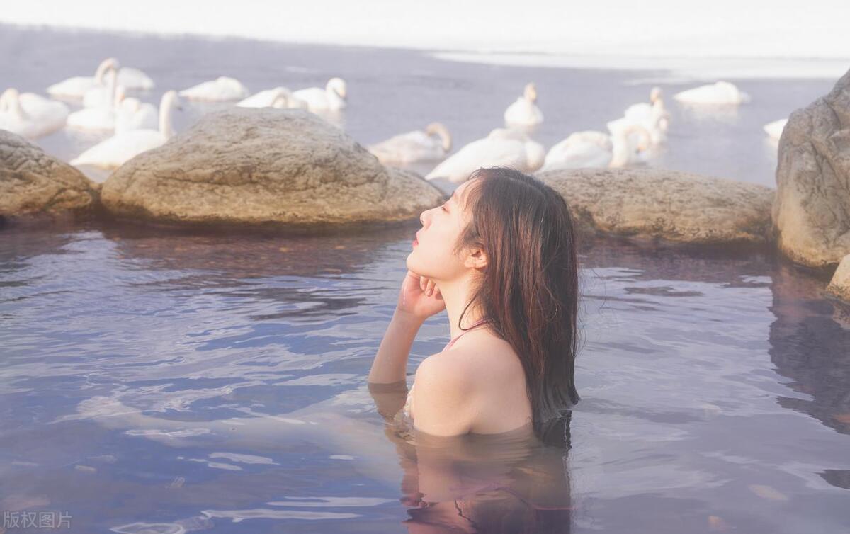 人若简单人生才能清澈情感语录,做人要像一杯干净的水清澈透明