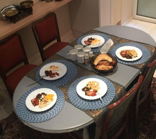 世界上最贵的一顿饭,普京和卡扎菲的早餐,一顿花了45亿美元