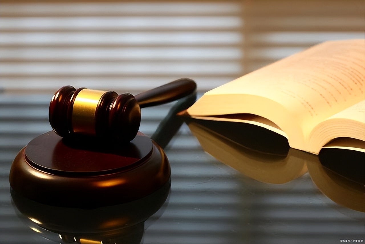 月薪300的外贸员，靠蛇毒身家暴涨50亿，美国人送悍马只为讨好她