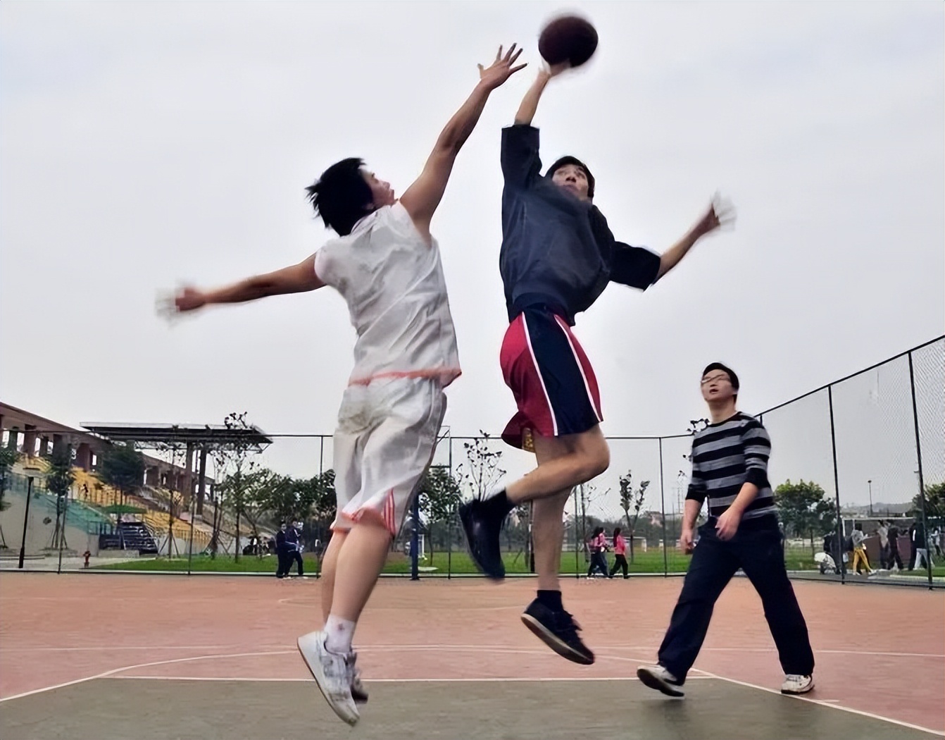 如何与内敛的男人相处,跟沉默寡言的男人谈恋爱怎么办