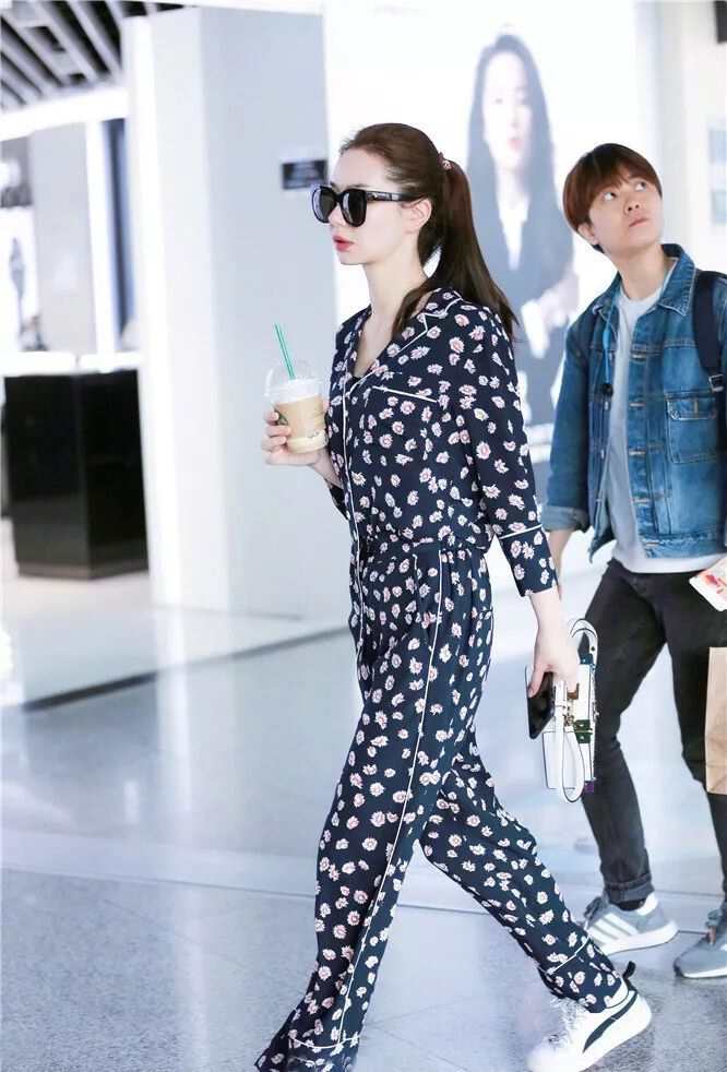 戚薇休闲鞋穿搭,戚薇穿什么样的鞋子好看